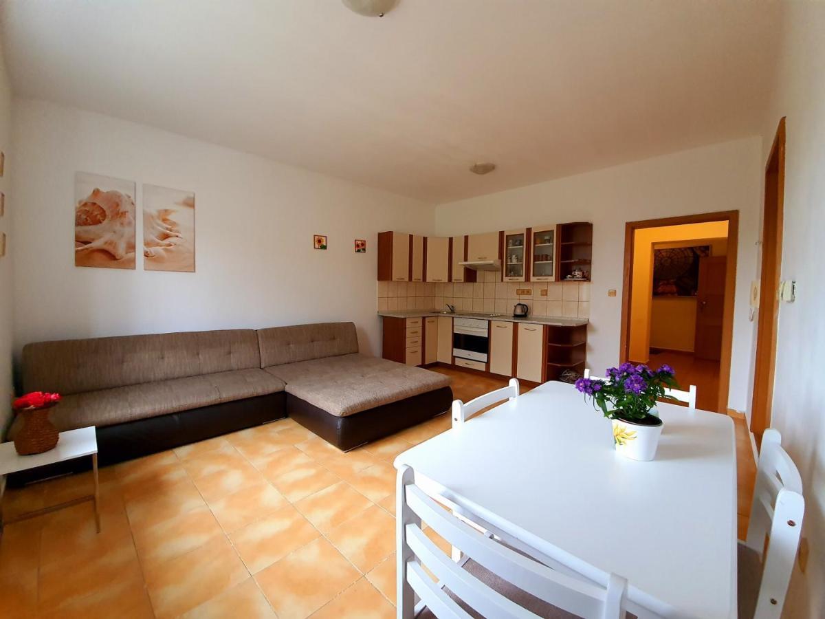 Apartman U Slunecnice Husinec  ภายนอก รูปภาพ