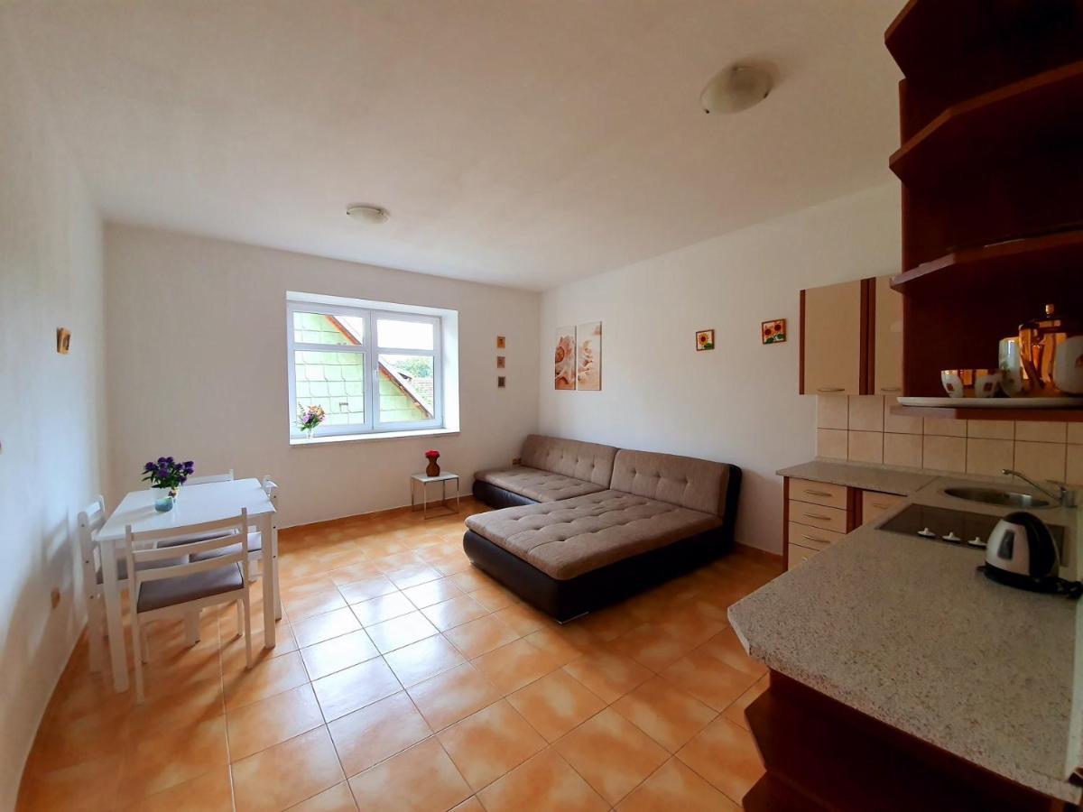 Apartman U Slunecnice Husinec  ภายนอก รูปภาพ